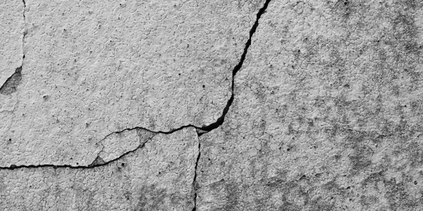 Trabajos Verticales en Fachadas de Edificios / Viviendas · Reparación, Sellado de Grietas y Desperfectos