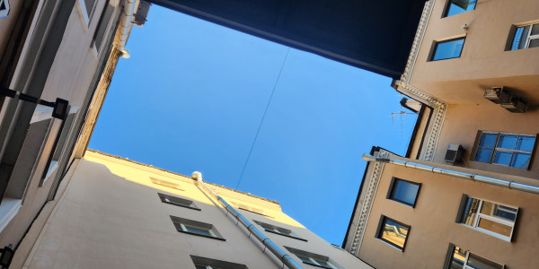 Trabajos Verticales en Fachadas de Edificios / Viviendas · Pintado de Fachadas y Patios Interiores de Luces